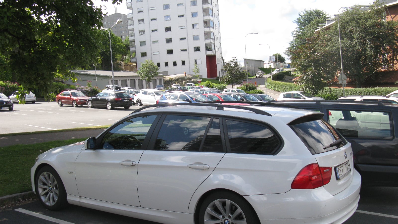 BMW 320d Touring E91 wagon photographed outdoors
